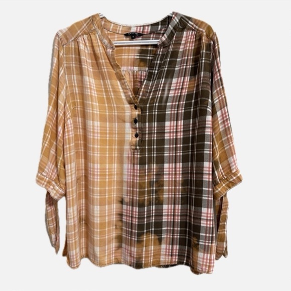 Bleach dipped, summer plaid with tie up 3/4 length sleeves. - Picture 2 of 5